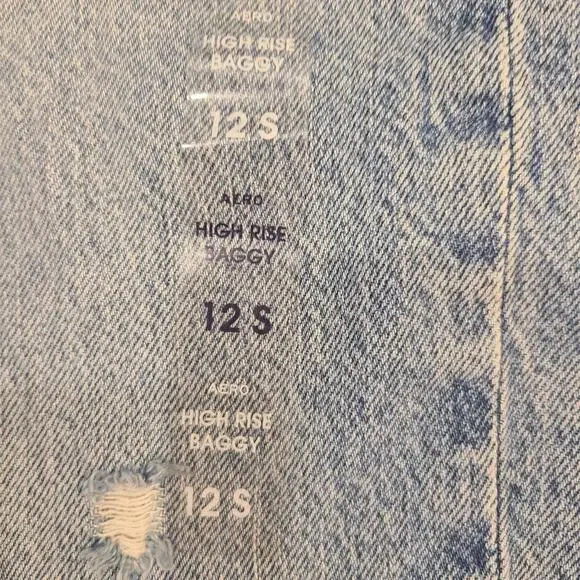 NWT AERO HIGH RISE BAGGY Jeans Light Wash Ripped Distressed Sz 12 Short - Picture 3 of 10
